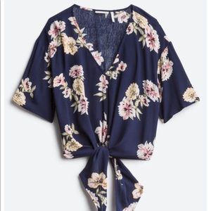 LUQ Rhee Tie Front Top